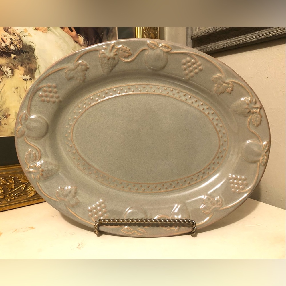 7815 Platter Oval Large Heavy Green Distressed Fruit Embossed 11” x 14.5”